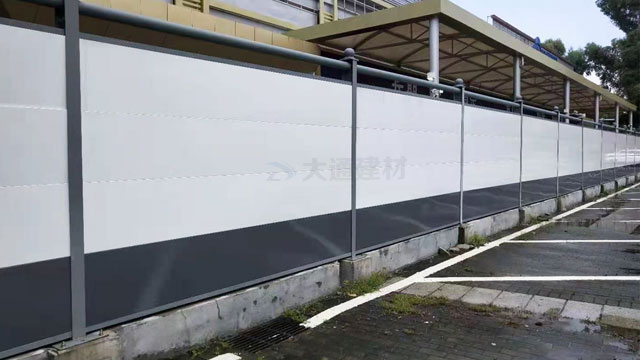 東莞鋼結構圍擋烤漆C款 大(dà)通(tōng)建材 東莞地(dì)産工(gōng)程圍擋廠家(jiā)