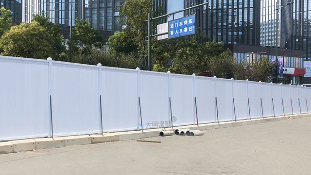 pvc圍擋-PVC施工(gōng)圍擋-深圳市政道(dào)路(lù)整改工(gōng)程圍擋案例