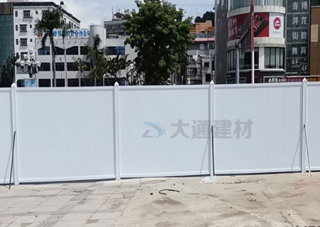 成都PVC圍擋護欄-四川成都城市建設地(dì)産工(gōng)程PVC圍擋