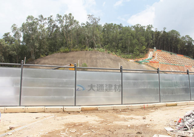 深圳市政鋼結構圍擋-深圳羅湖區地(dì)産施工(gōng)圍擋工(gōng)程案例