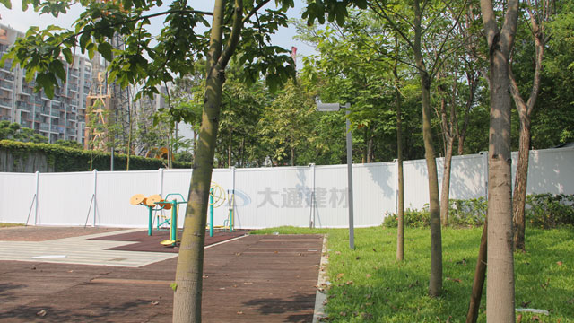 深圳PVC圍擋批發-深圳南山(shān)城中村(cūn)公園改造工(gōng)程圍擋安裝
